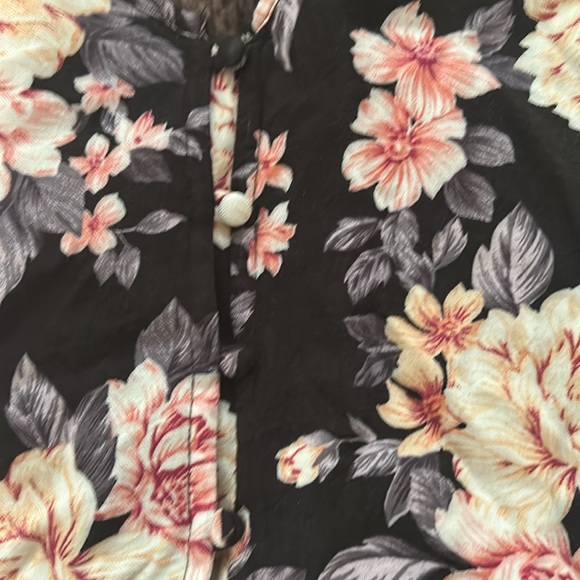 floral tank top - Picture 3 of 3